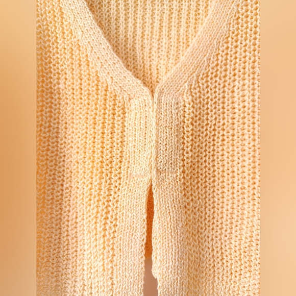 Edit By Nine Peach Knit Sleeveless Top/Vest - Picture 4 of 9
